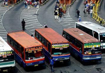 Metro Mini Diancam Dibubarkan oleh Pemprov DKI Jakarta